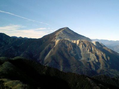 武川岳の外観