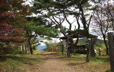 寧比曽岳の外観