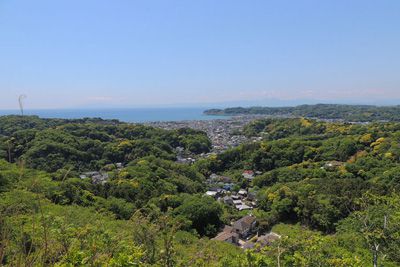 衣張山の外観