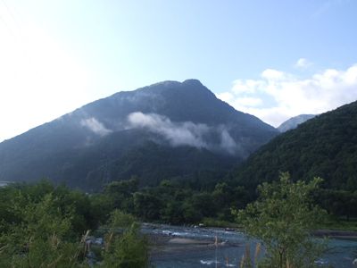 福地山の外観