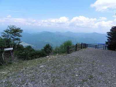 船山の外観