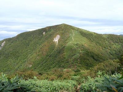 南面白山の外観