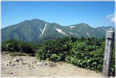 大朝日岳の外観