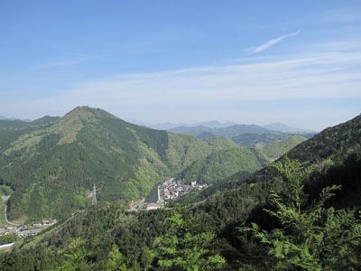 雨乞山の外観