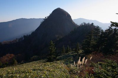 権現山の外観