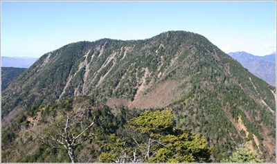 皇海山の外観