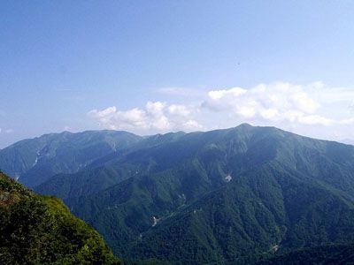 大源太山の外観