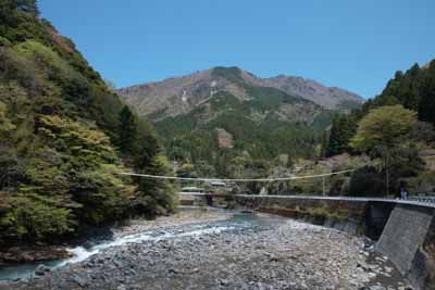 石立山の外観