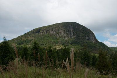 万年山の外観