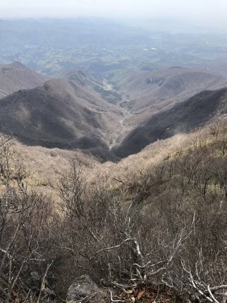 5月5日に行ってきました!
まだ、ところどころに雪が残る登山道で滑ったり、なんだりでしたが、晴天で景色も最高でした!